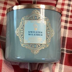 Bath and Body Works White Barn Sweater Weather New 14.5 oz Candle 3 wick